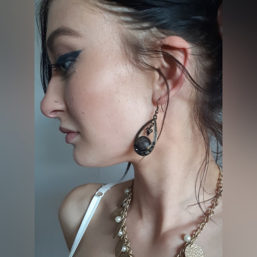 3/$20! Victorian-style bronze dangle jewelled statement earrings dark stones - Picture 3 of 9